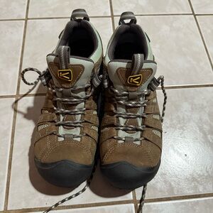 Keen Utility Women's Flint Low Work Shoes Steel Toes Size 8.5 M 1008823M